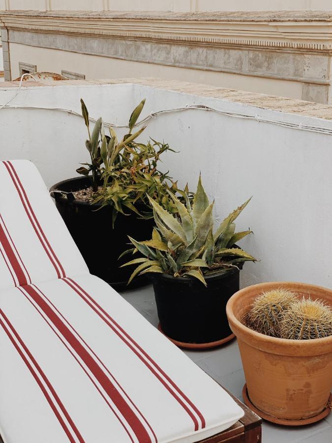 Cool Loft In The Old Town With Rooftop Terrace And Fireplace 타리파 외부 사진